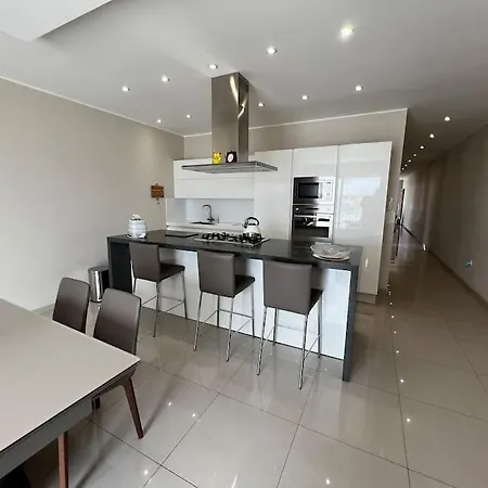 Apartmán Seaview 2 Bedroom Penthouse *