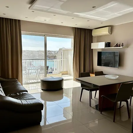 Seaview 2 Bedroom Penthouse Apartmán