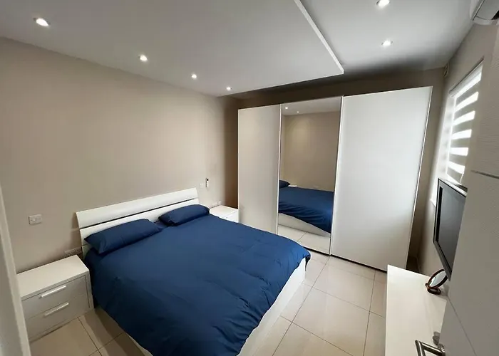 Seaview 2 Bedroom Penthouse * Marsaxlokk