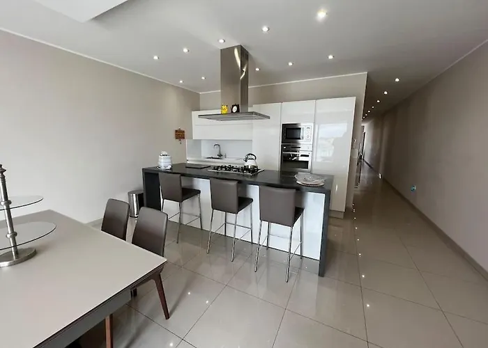 Apartamento Seaview 2 Bedroom Penthouse *